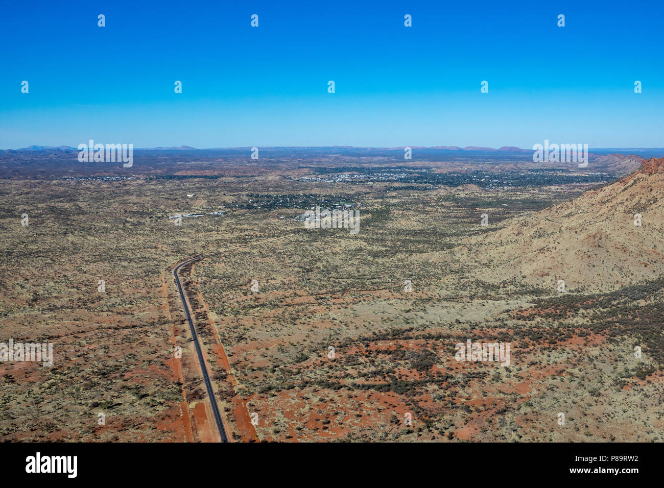 Vista aérea, a través de Alice Springs, el Territorio del Norte, Australia Foto de stock