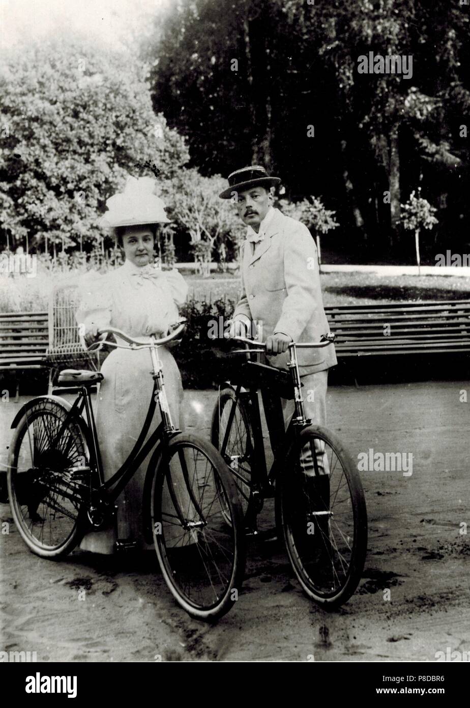 Vladimir Dmitrievich Nabokov y Elena Ivanovna Rukavishnikova. Museo: Museo de Estudios Regionales, Rozhdestveno. Foto de stock