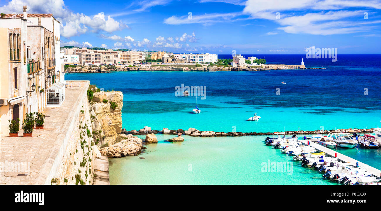 Hermosa vista panorámica de la ciudad de Otranto,,Salento, Puglia, Italia. Foto de stock
