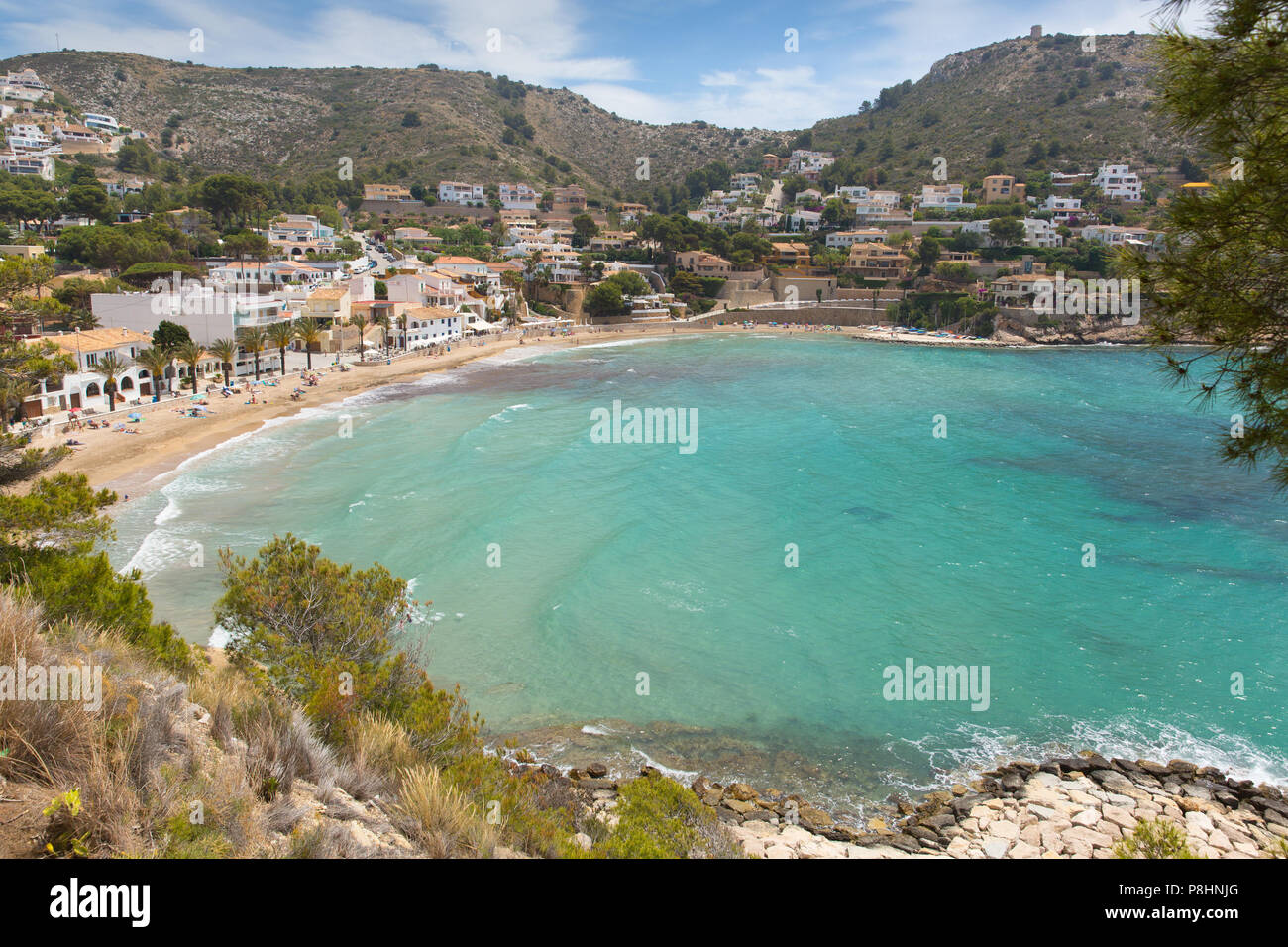 El Portet España Costa Blanca Moraira, playa hermosa y la bahía con el azul turquesa mar claro Foto de stock