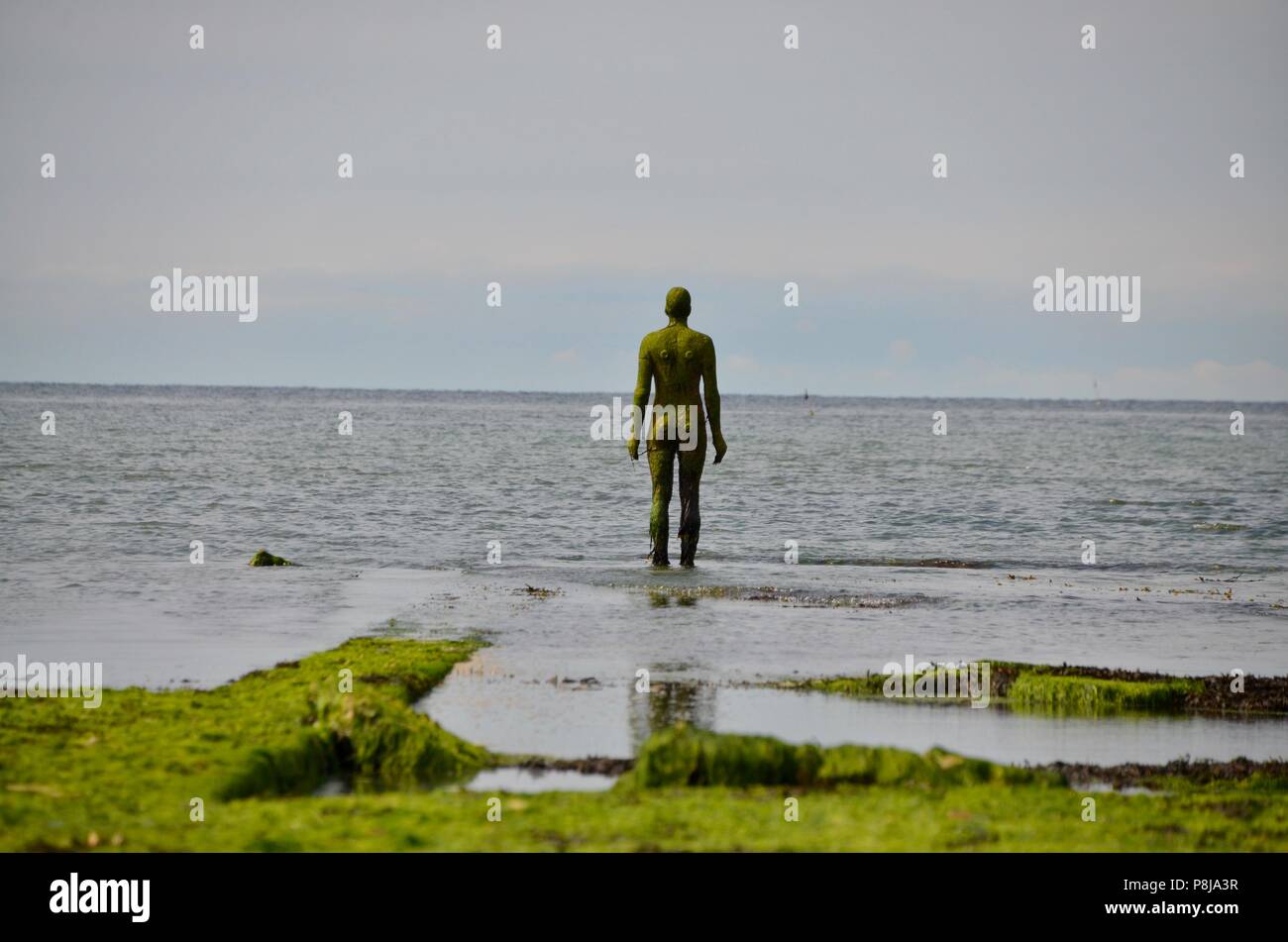 Anthony gormley otra vez estatua en Margate Turner Contemporary Art gallery Kent UK Foto de stock