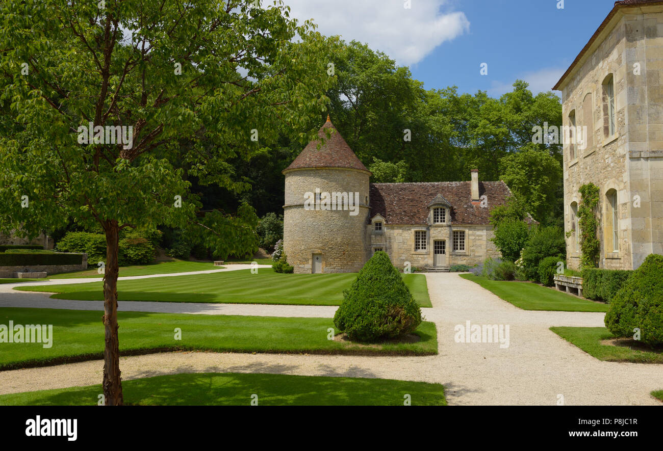 El centro histórico de la abadía de Fontenay (Patrimonio Mundial de la Unesco), Marmagne FR Foto de stock