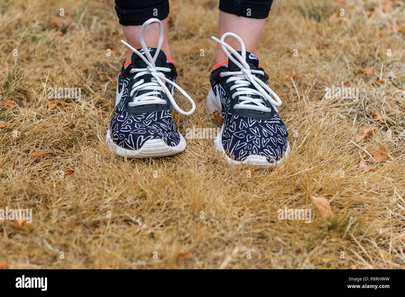 Zapatillas de fitness fotografías e imágenes de alta resolución - Alamy