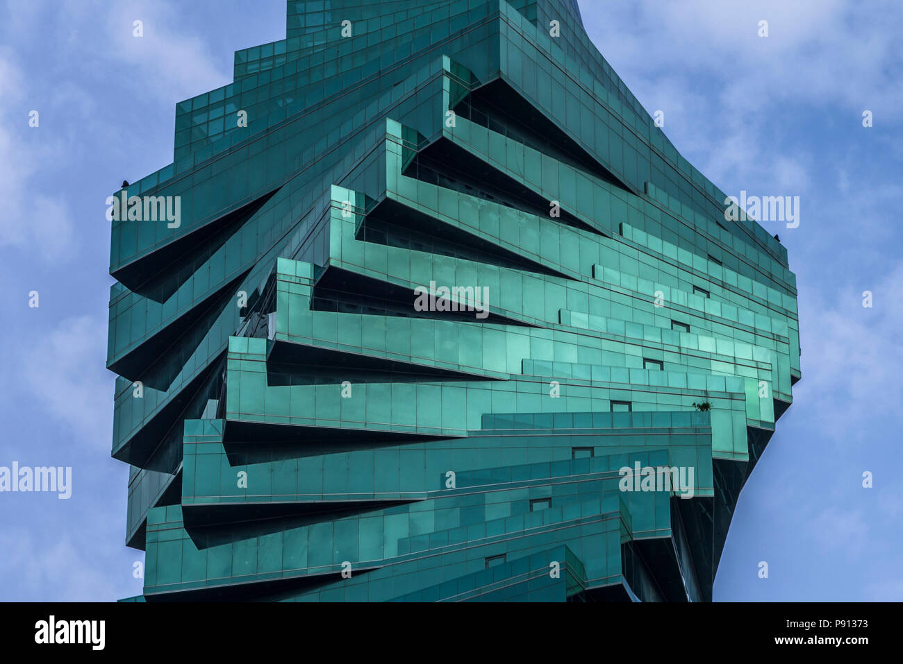 El Tornillo oficina comercial moderno diseño de Fachada de edificio de la Ciudad de Panamá Foto de stock