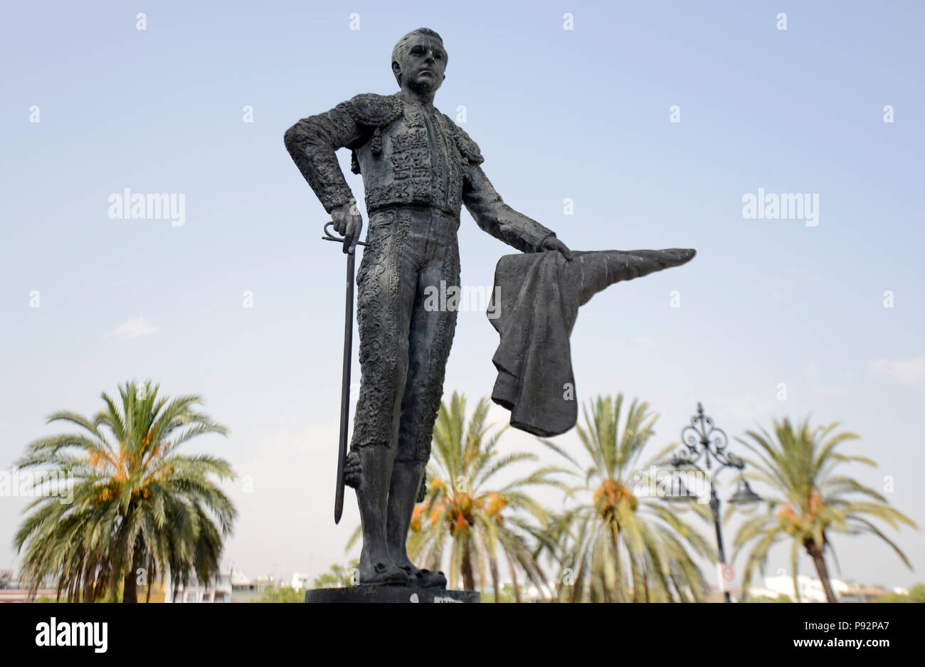 Matador Pepe Luis Vazquez estatua . Plaza de Toros de la Maestranza, Sevilla, España (Sevilla - España) Foto de stock