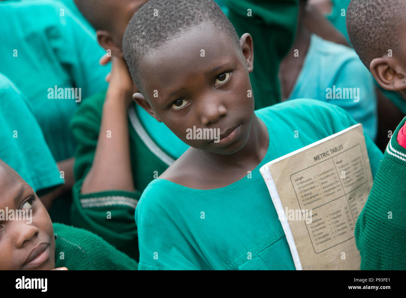 Bombo, Uganda - estudiante de primaria en el patio de San José Bombo la escuela primaria mixta. Foto de stock