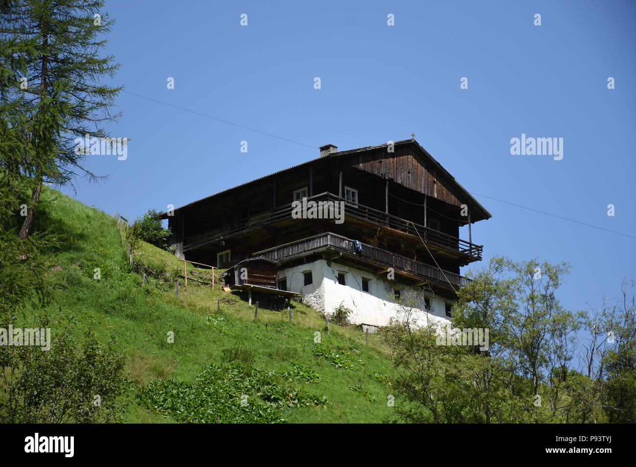 Osttirol, Lienz, Villgraten, Villgrater Berge, Landwirtschaft, Bauernhof, Bergbauer, Bergbauernhof, Österreich, Tirol, tradición, colgar, steil, Wiese, Foto de stock