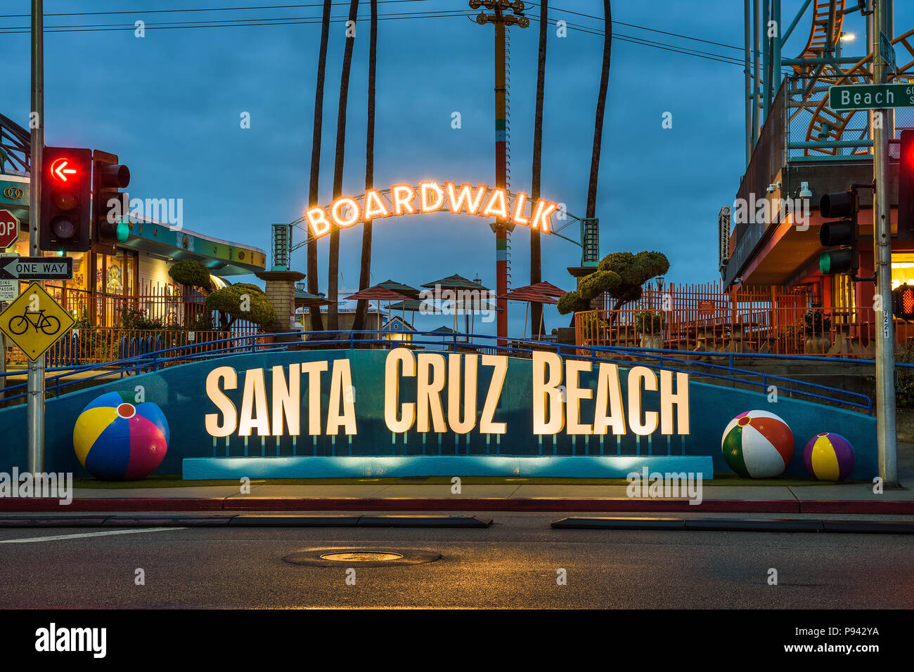 Santa Cruz Boardwalk y el parque de diversiones Foto de stock