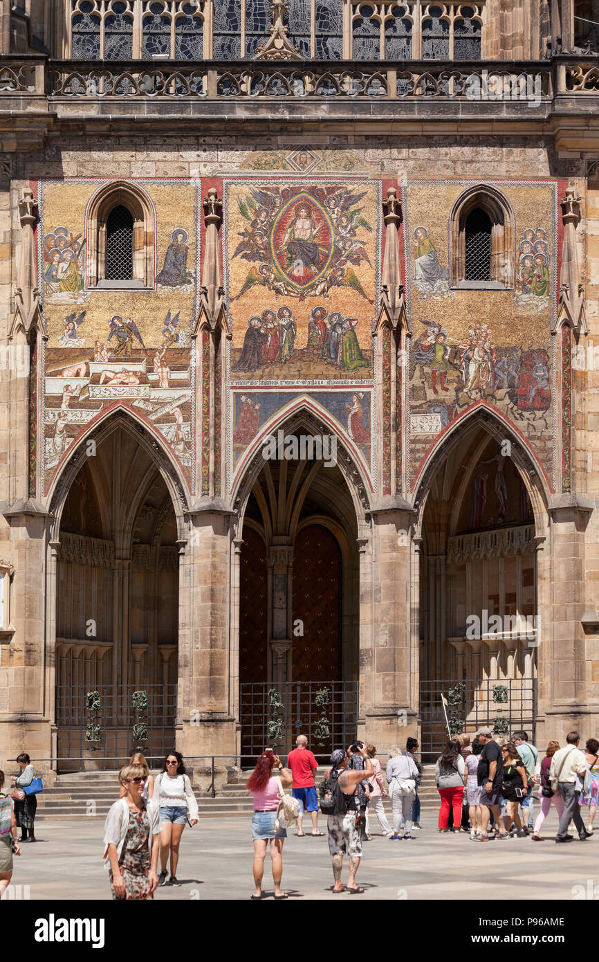 Detalle arquitectónico. Catedral de San Vito, Praga, República Checa Foto de stock