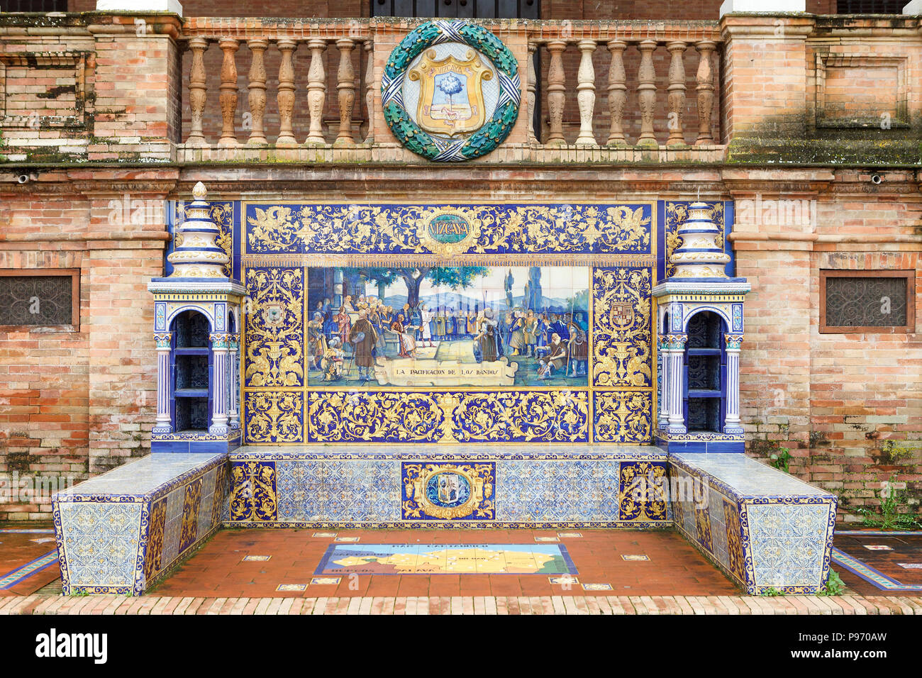 Símbolo de Vizcaya. Escudo de armas, mapa y paneles decorativos en Plaza de  España (Plaza de España) en Sevilla, Andalucía, España Fotografía de stock  - Alamy
