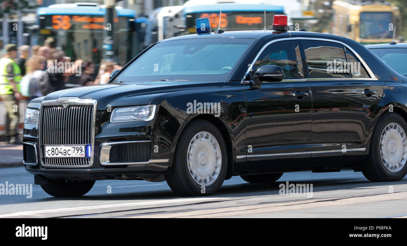 Helsinki, Finlandia. El 16 de julio de 2018. Limousine de la seguridad para la delegación rusa Crédito: Hannu Mononen/Alamy Live News Foto de stock