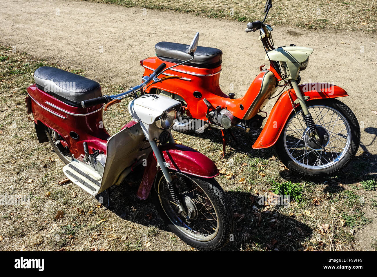 1970s motorbike motorcycle fotografías e imágenes de alta resolución - Alamy