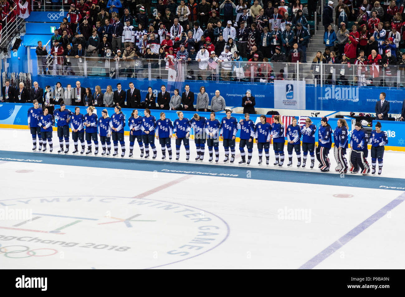 El equipo de ESTADOS UNIDOS gana la medalla de oro la mujer juego de