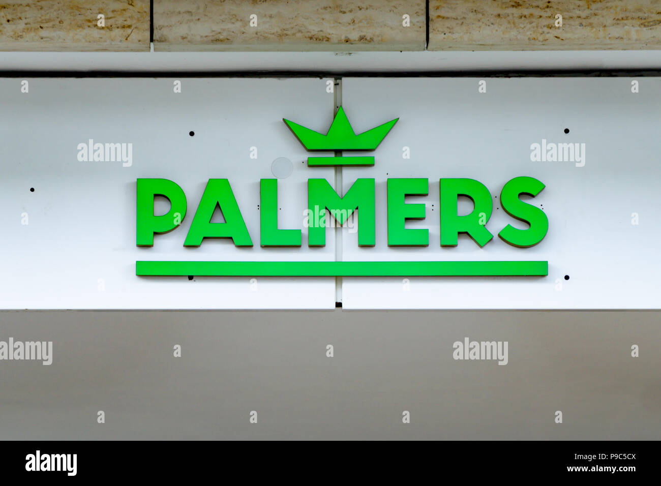 Wiesbaden, Alemania - 03 de junio 2018: PALMERS logotipo en una fachada.  PALMERS underwear tienda de moda para hombres y mujeres de la marca de ropa  interior de moda Fotografía de stock - Alamy