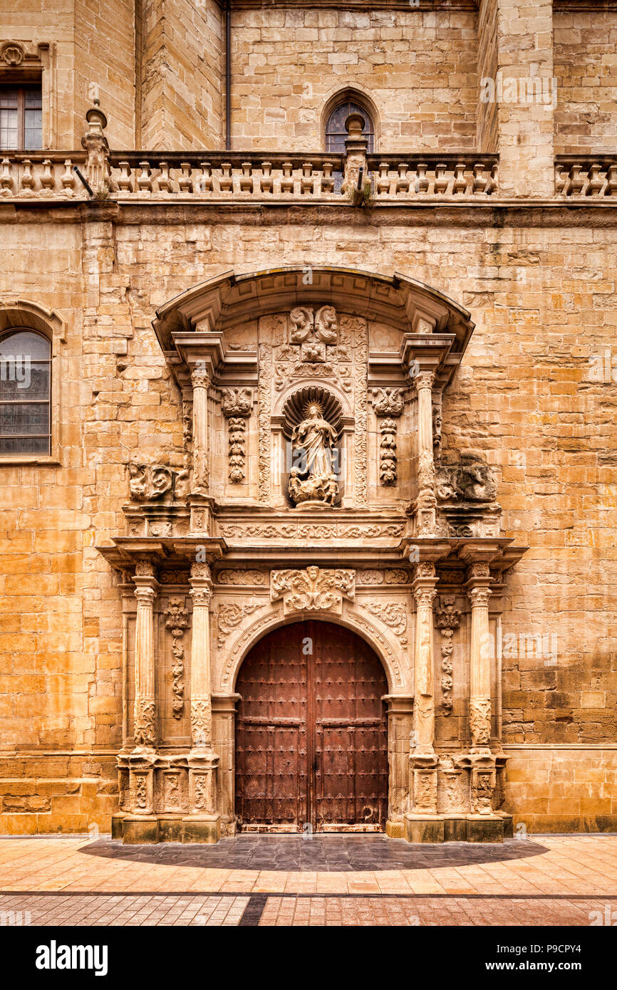 La puerta sur de la Concatedral de Santa María de la redonda, Logroño, La Rioja, España. Foto de stock