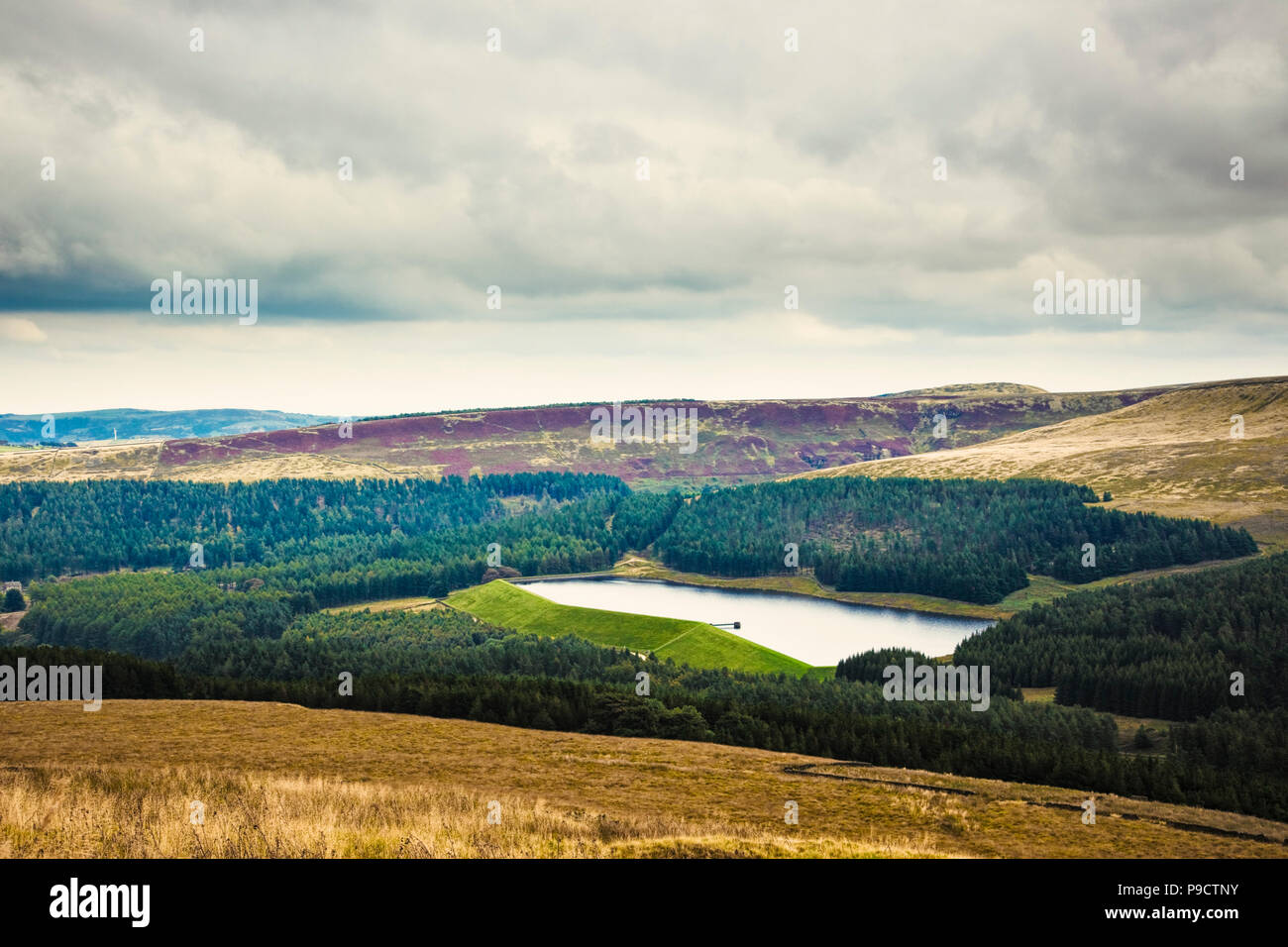Depósito Yateholme, Kirklees, West Yorkshire Moors y Peak District National Park paisaje, Inglaterra, Reino Unido. Foto de stock