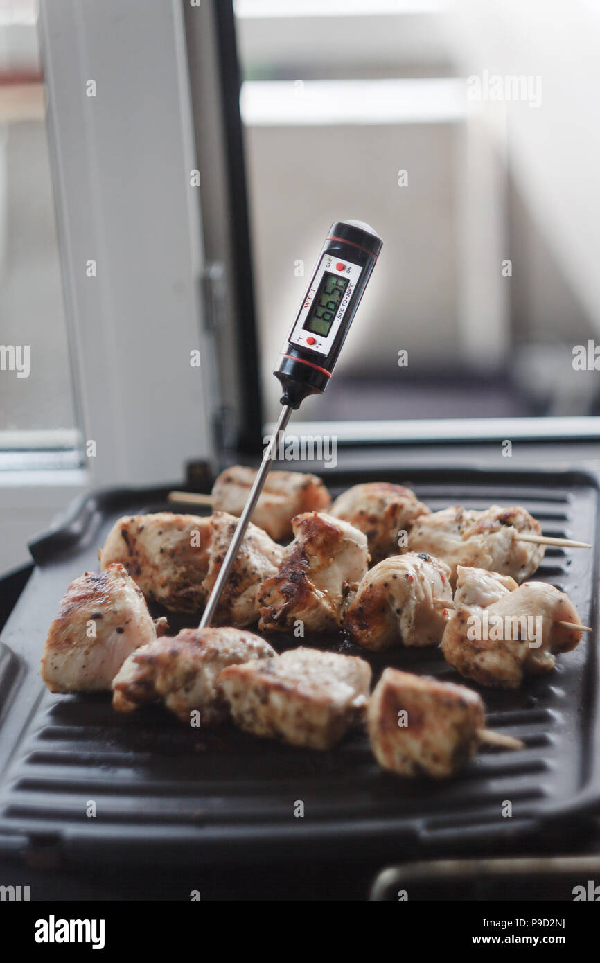 Termómetro de carne fotografías e imágenes de alta resolución - Alamy