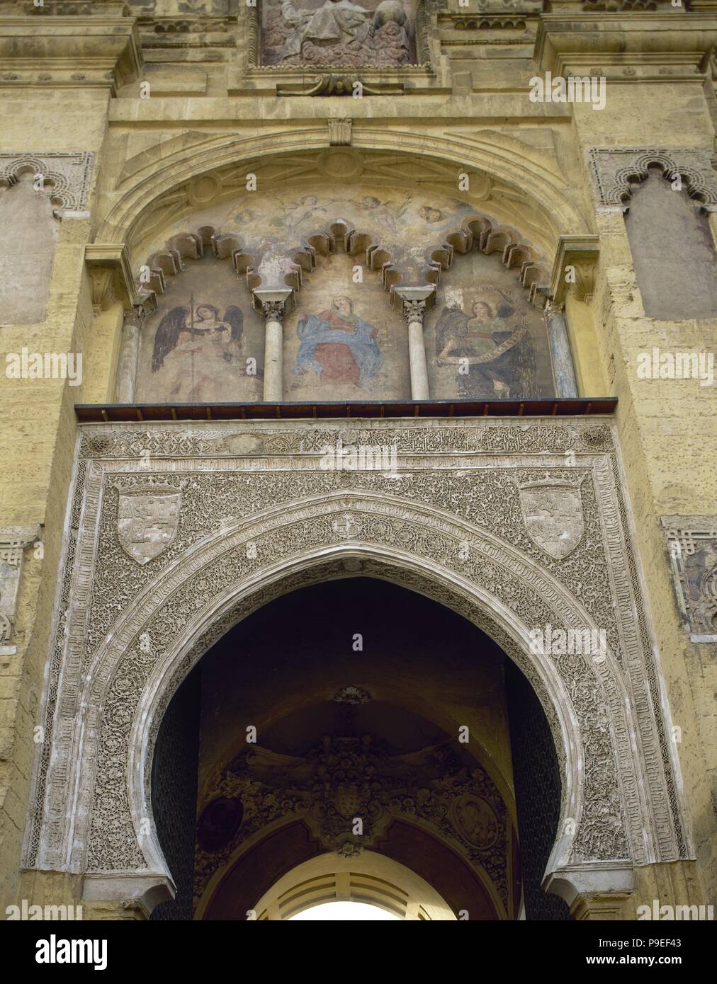 Mezquita-catedral de Córdoba. La Puerta del Perdón o Puerta del Perdón.  Construido en el siglo 10 y modificado en 1377. Andalucía, España  Fotografía de stock - Alamy