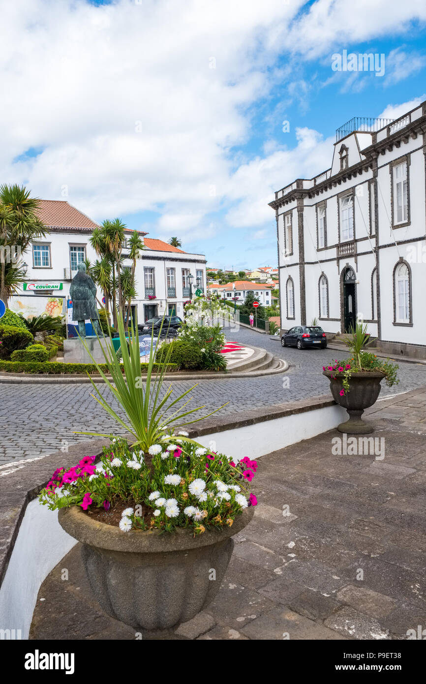 La aldea de prety Vila de nordeste de Sao Miguel, la isla más grande de las Azores Foto de stock