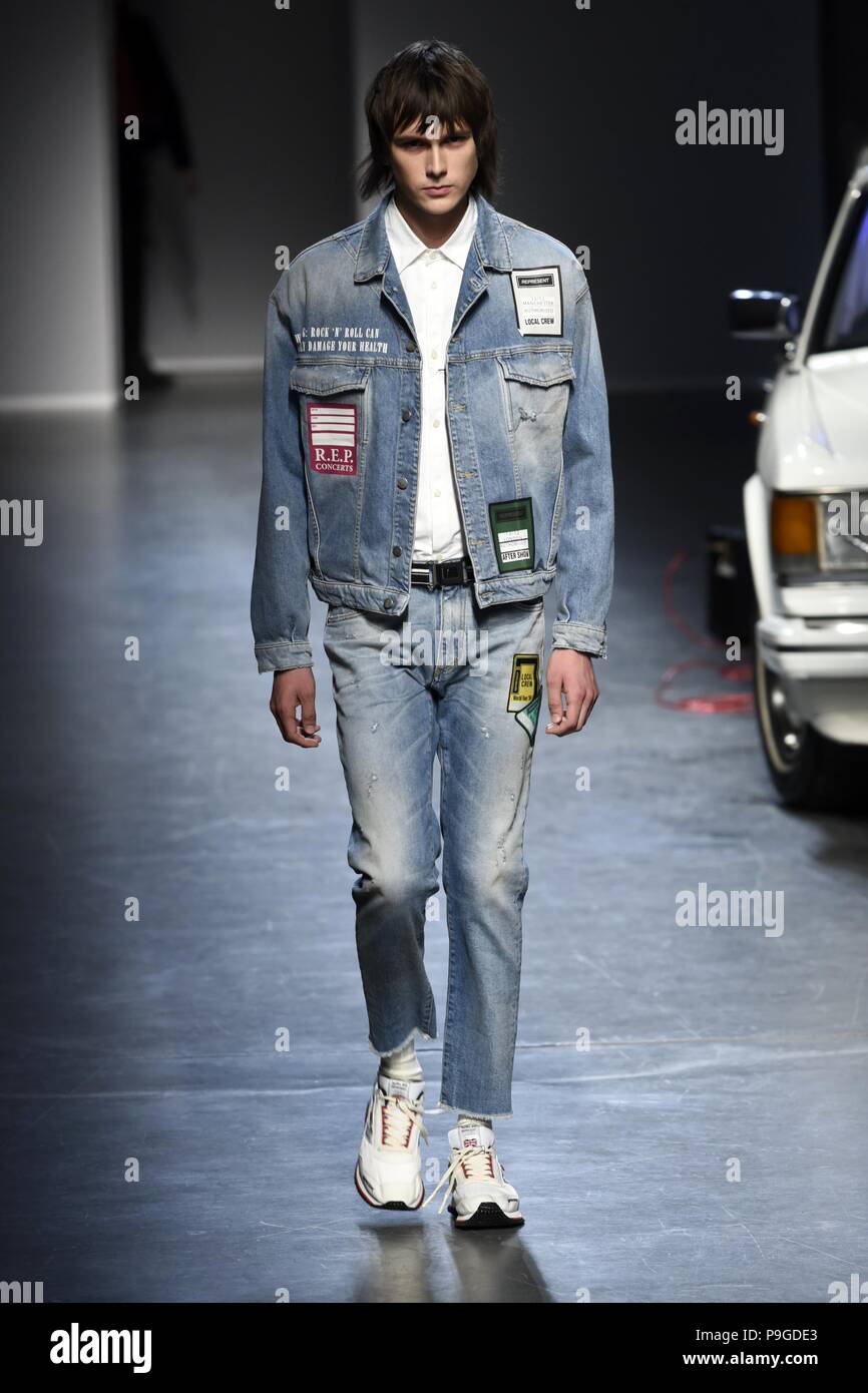 Los hombres la Semana de la moda de Milán Primavera/Verano 2019 -  representan - Catwalk con: modelo donde: Milán, Lombardía, Italia cuando:  16 de junio de 2018 Crédito: IPA/WENN.com **Sólo disponible para