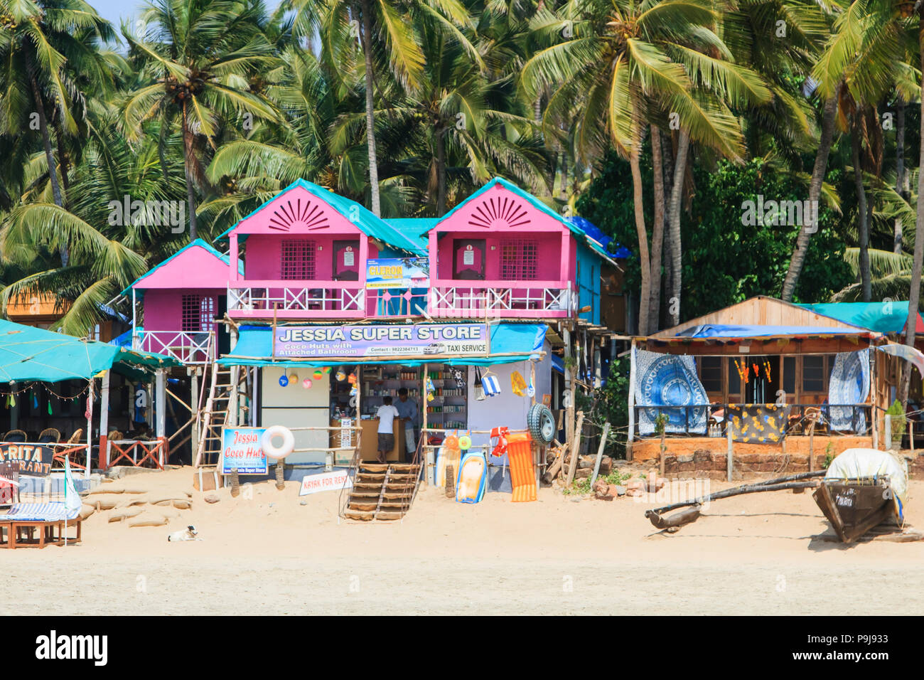 Casas y cabañas en la playa Palolem Foto de stock