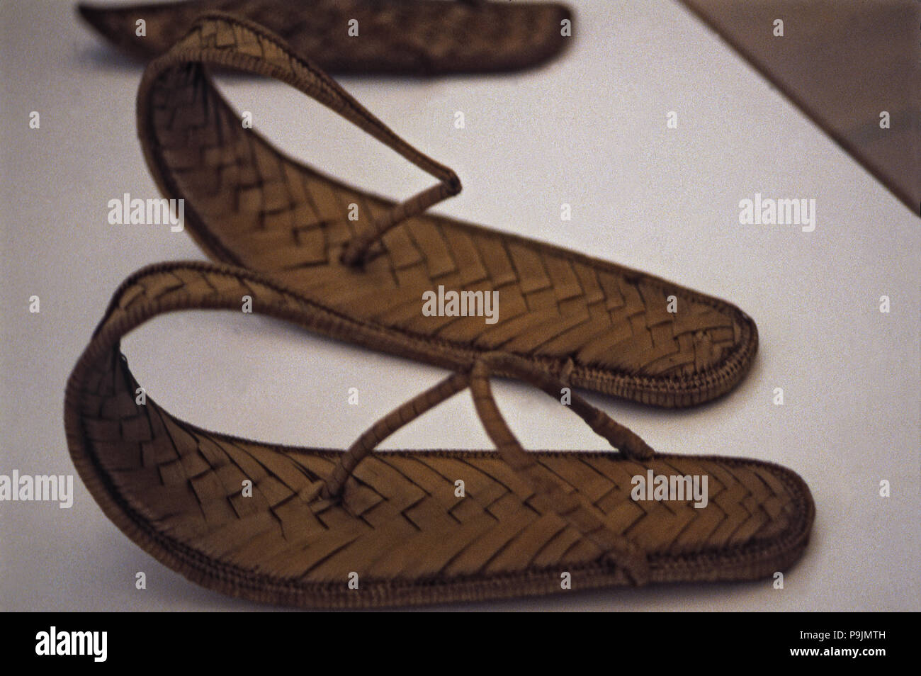 alto Poder paralelo Sandalias egipcias fotografías e imágenes de alta resolución - Alamy