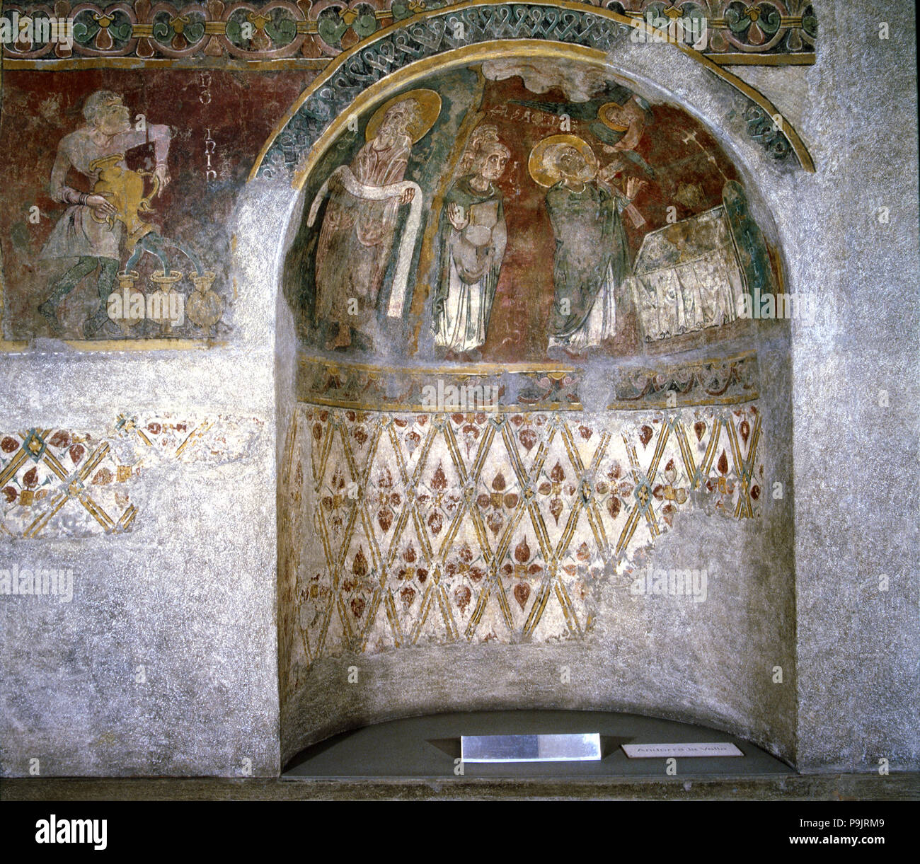 Detalle de pinturas murales en el Arcipreste de la iglesia de Sant Esteve (Andorra la Vella). Foto de stock