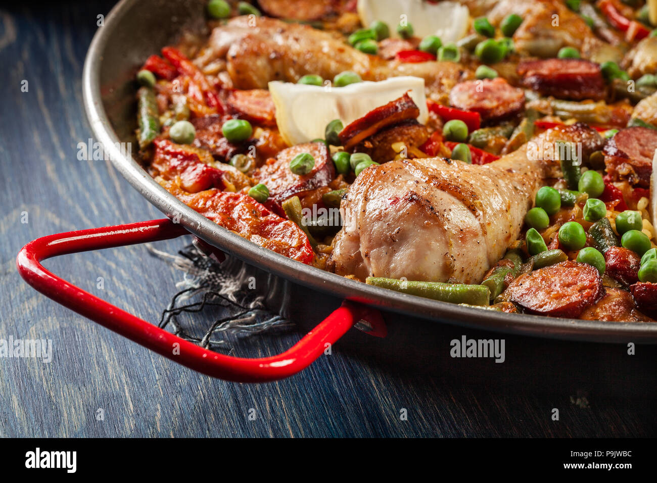 Paella tradicional fotografías e imágenes de alta resolución Alamy