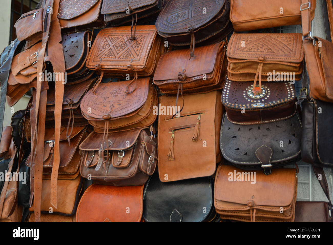 Louis Vuitton bolso hombre jeans chaqueta de cuero Fotografía de stock -  Alamy