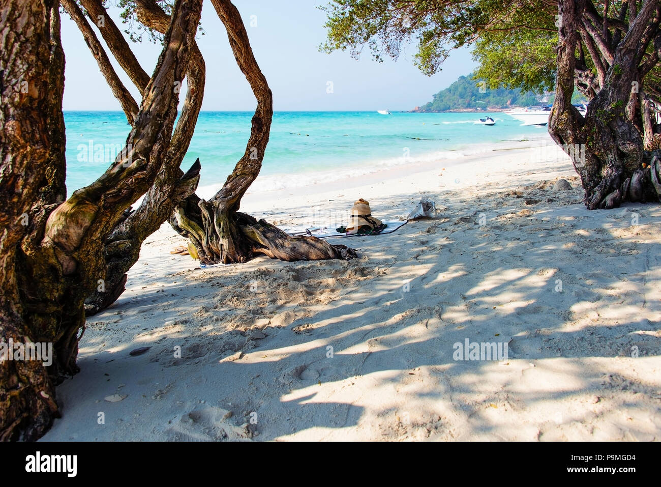 Playa de la isla Koh Larn, en el golfo de Tailandia Foto de stock