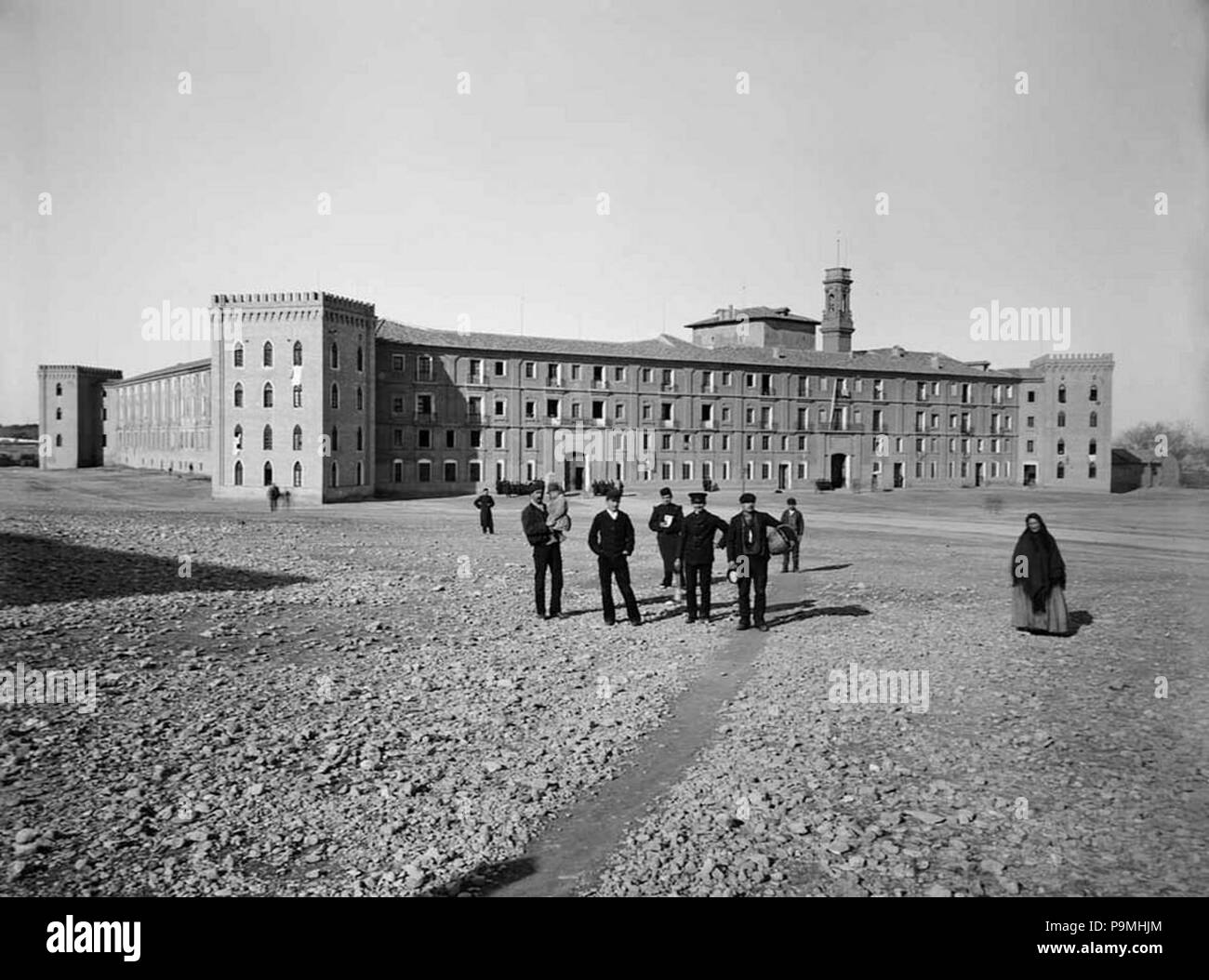 115 Aljaferia como acuartelamiento de regimientos militares 1889 Foto de stock