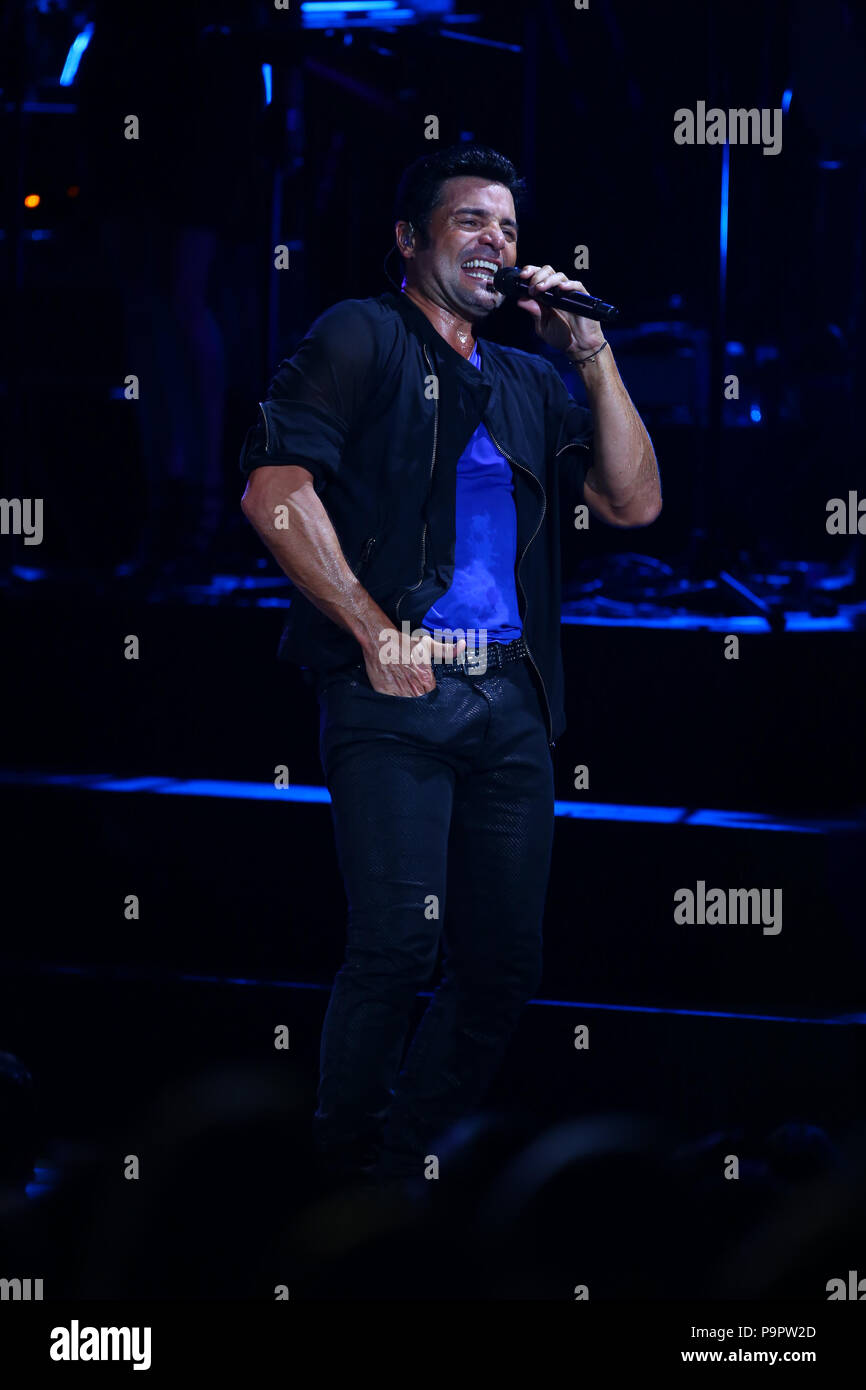 El cantante, actor y bailarín puertorriqueño Chayanne , durante su concierto en el Anfiteatro AVA de casino del Sol en Tucson, Arizona, el 4 de sep Foto de stock