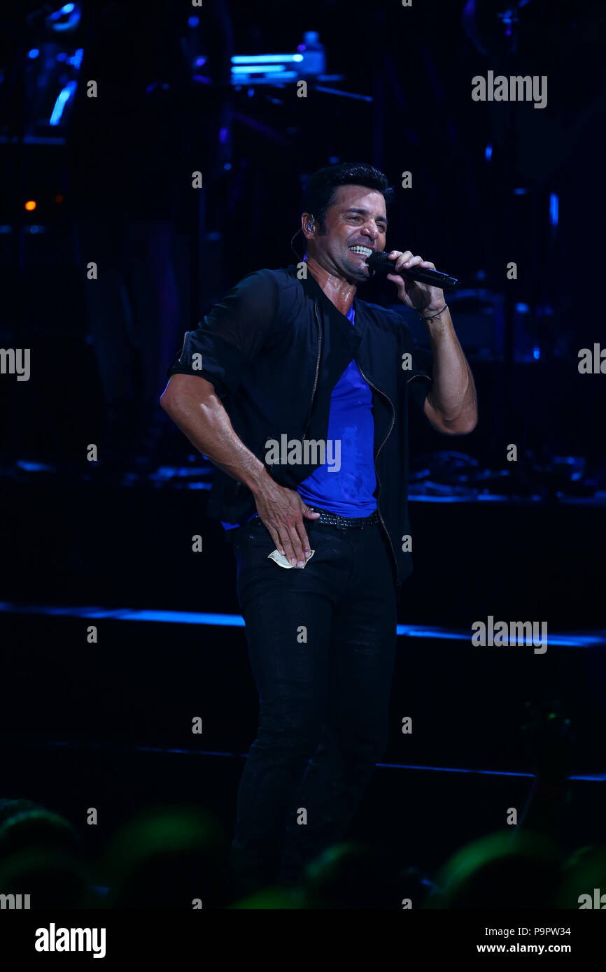 El cantante, actor y bailarín puertorriqueño Chayanne , durante su concierto en el Anfiteatro AVA de casino del Sol en Tucson, Arizona, el 4 de sep Foto de stock
