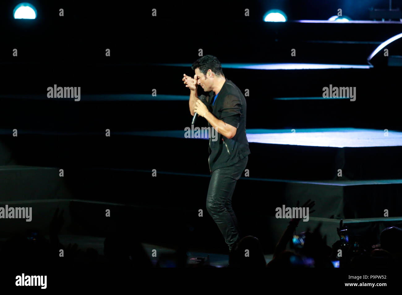 El cantante, actor y bailarín puertorriqueño Chayanne , durante su concierto en el Anfiteatro AVA de casino del Sol en Tucson, Arizona, el 4 de sep Foto de stock