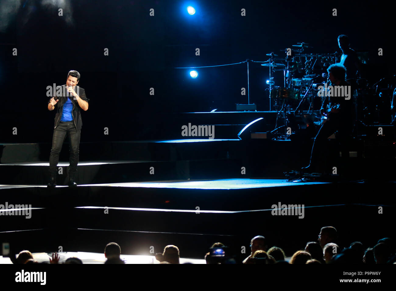 El cantante, actor y bailarín puertorriqueño Chayanne , durante su concierto en el Anfiteatro AVA de casino del Sol en Tucson, Arizona, el 4 de sep Foto de stock