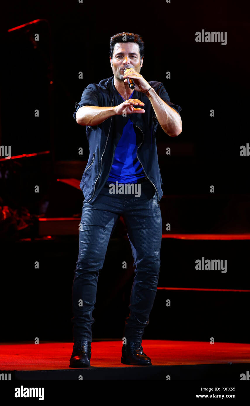 El cantante, actor y bailarín puertorriqueño Chayanne , durante su concierto en el Anfiteatro AVA de casino del Sol en Tucson, Arizona, el 4 de sep Foto de stock