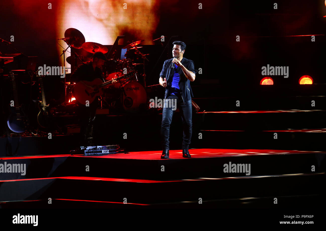 El cantante, actor y bailarín puertorriqueño Chayanne , durante su concierto en el Anfiteatro AVA de casino del Sol en Tucson, Arizona, el 4 de sep Foto de stock