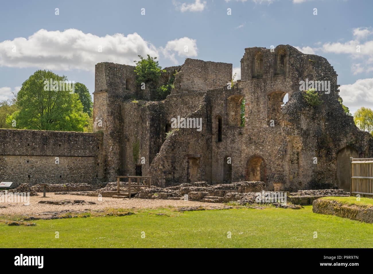 Castillo Wolvesley alias antiguo Palacio de los Obispos de Winchester, Hampshire, Inglaterra - Los restos de un palacio del siglo 12, una residencia de los obispos de Foto de stock