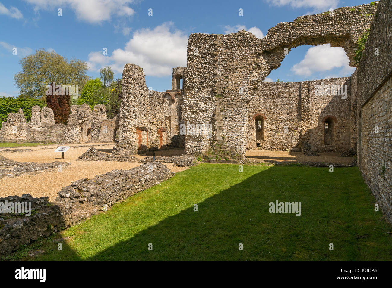Castillo Wolvesley alias antiguo Palacio de los Obispos de Winchester, Hampshire, Inglaterra - Los restos de un palacio del siglo 12, una residencia de los obispos de Foto de stock