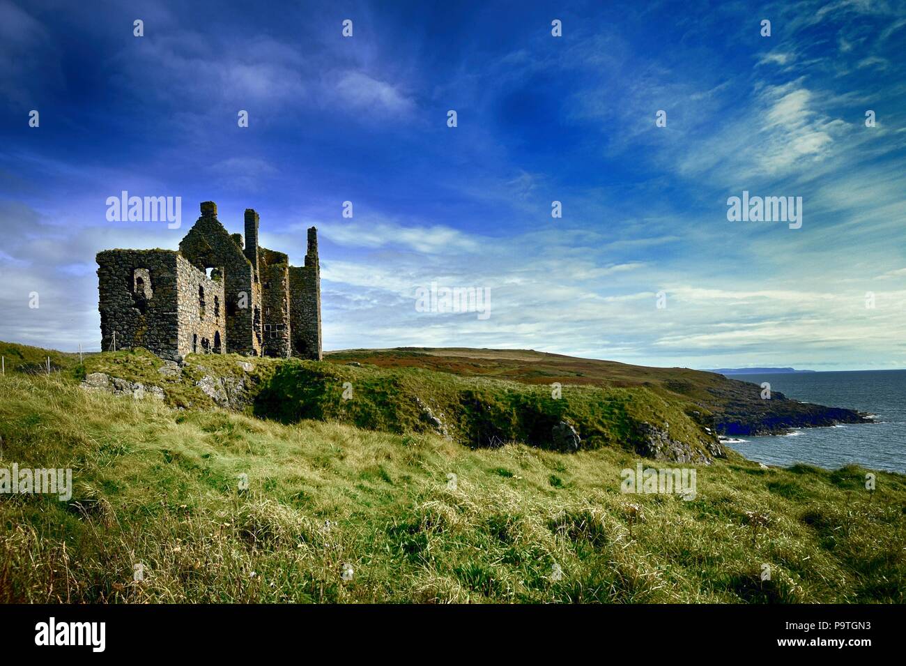 Castillo Dunsky PortPatrick, Escocia Foto de stock