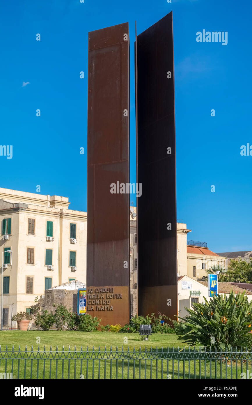 Un monumento a personas asesinadas por la mafia siciliana en Palermo, Sicilia, Italia, Europa Foto de stock