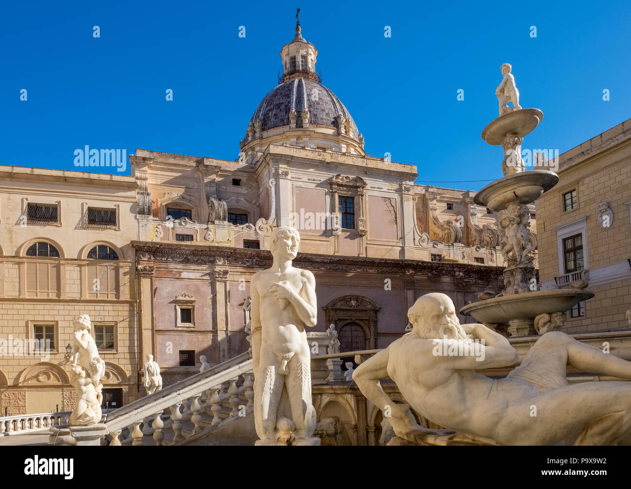 La Fontana Pretoria, Praetorian Fountain, en Piazza Pretoria en Palermo, Sicilia, Italia, Europa Foto de stock
