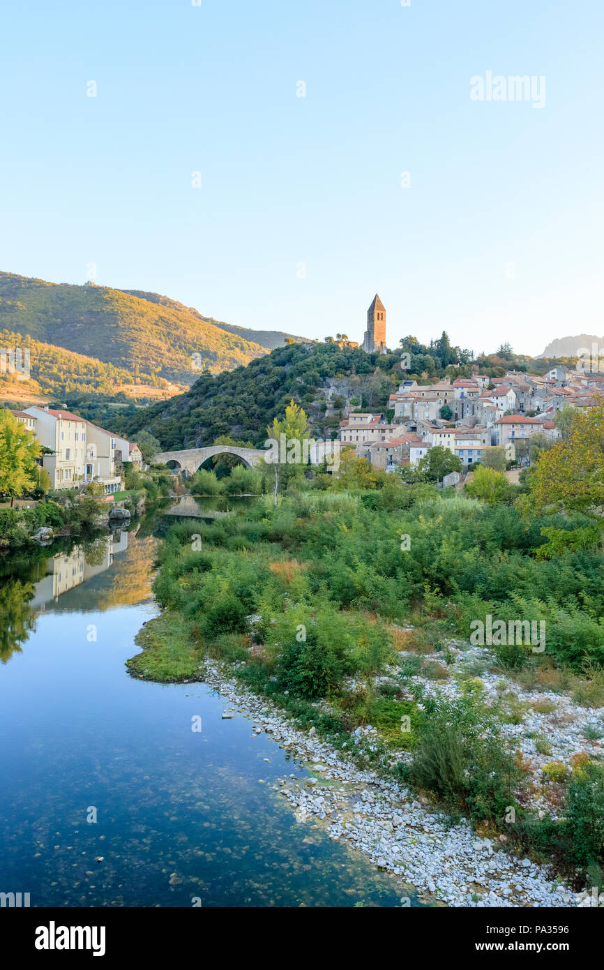 Francia, Herault, Parque Natural Regional de Haut Languedoc, Olargues, etiquetados Les Plus Beaux aldeas de France (Los pueblos más bellos de Francia), R Foto de stock