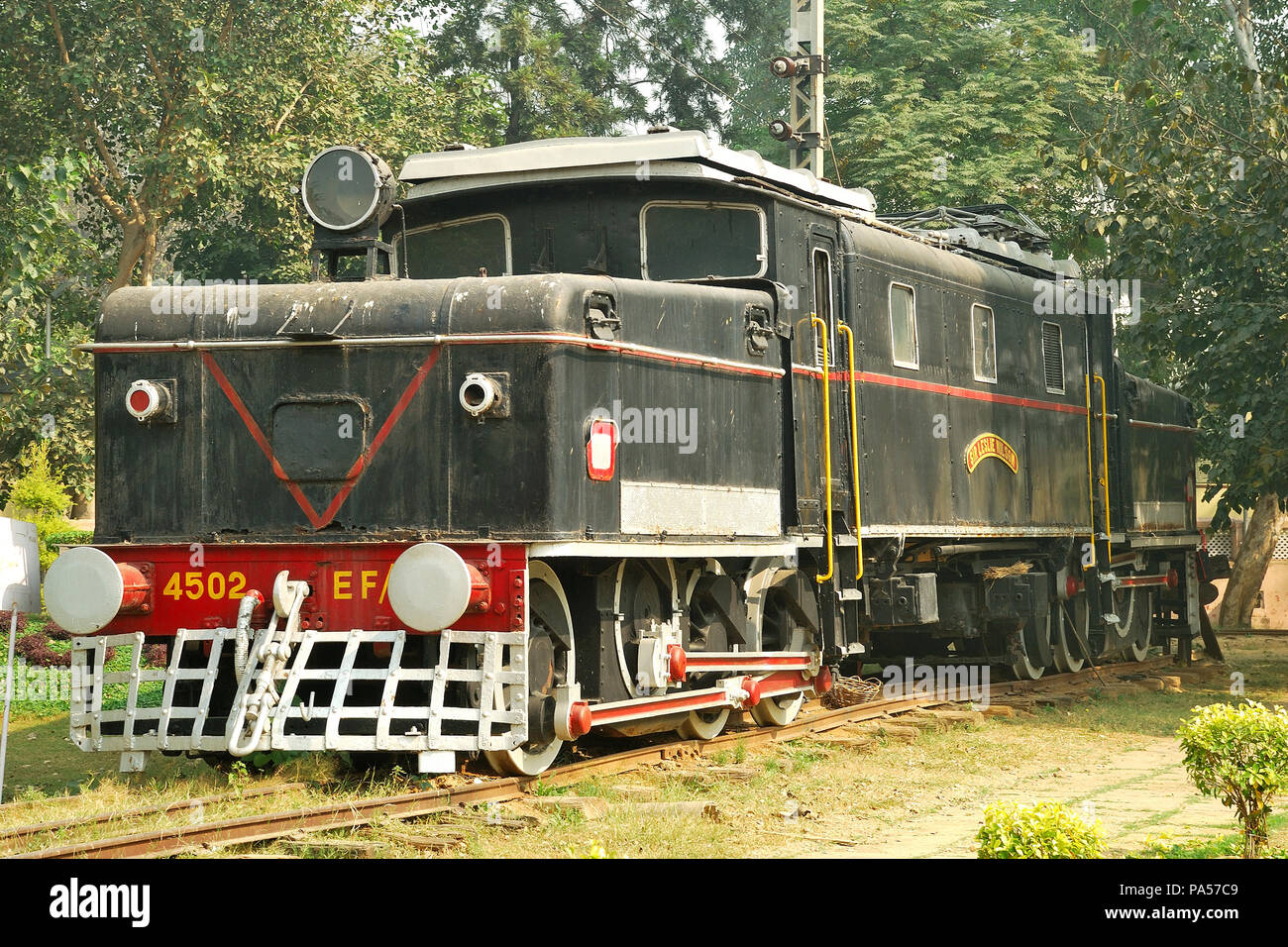 Máquina ferroviaria muestra en el Museo del Ferrocarril Nacional, Nueva Delhi, India Foto de stock