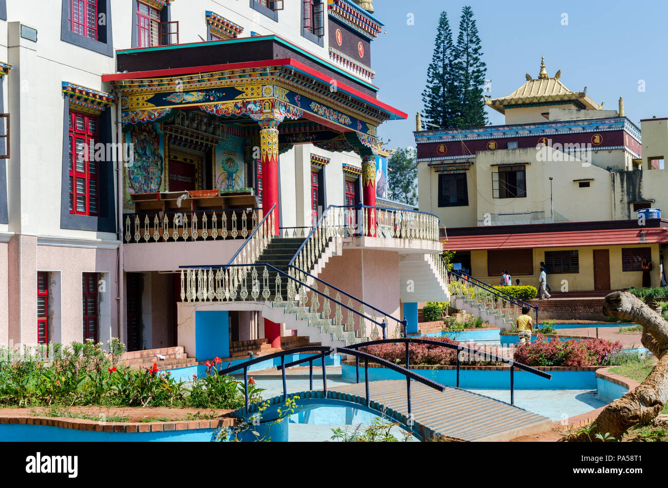 Monasterio Namdroling en distrito de Mysore, Karnataka, India Foto de stock