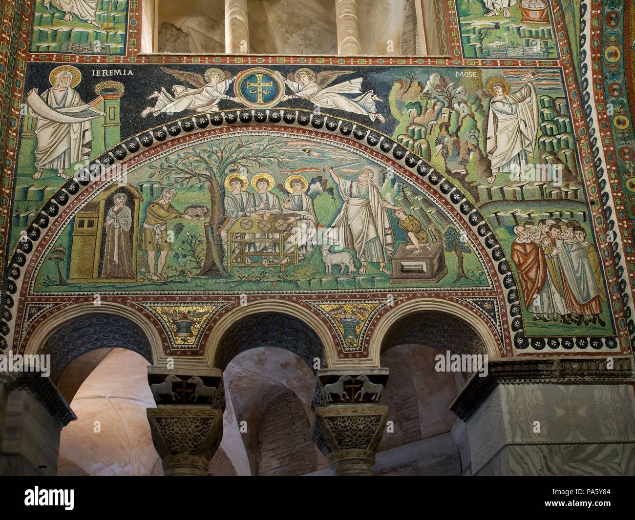 Los mosaicos de la iglesia de San Vital de Rávena, siglo VI, Ravenna, Emilia-Romaña, Italia Fotografía de stock - Alamy Los mosaicos de la iglesia de San Vital de Rávena, siglo VI, Ravenna, Emilia-Romaña, Italia Fotografía de stock - Alamy