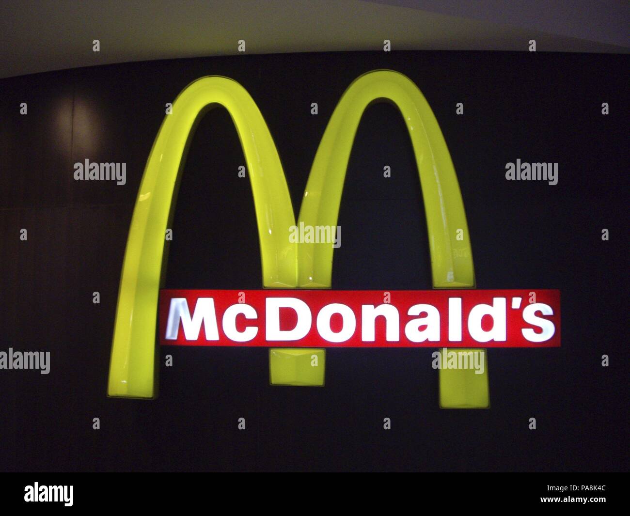 Logotipo de mcdonalds fotografías e imágenes de alta resolución Alamy