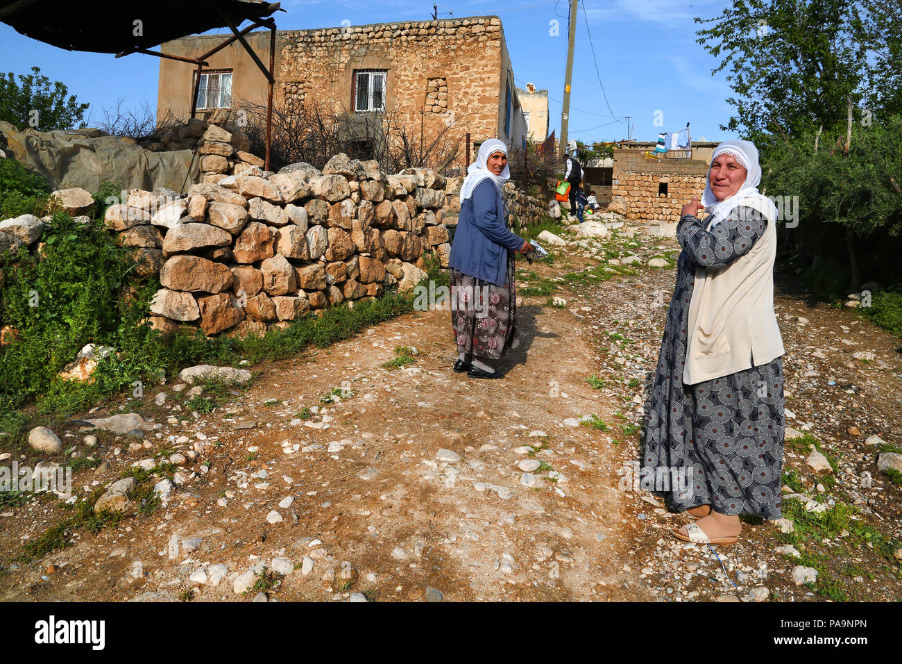 Las mujeres kurdas en Hasankeyf , Turquía Foto de stock