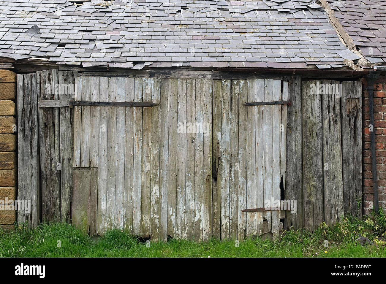 Antiguas Puertas De Madera Rusticas Cabañas