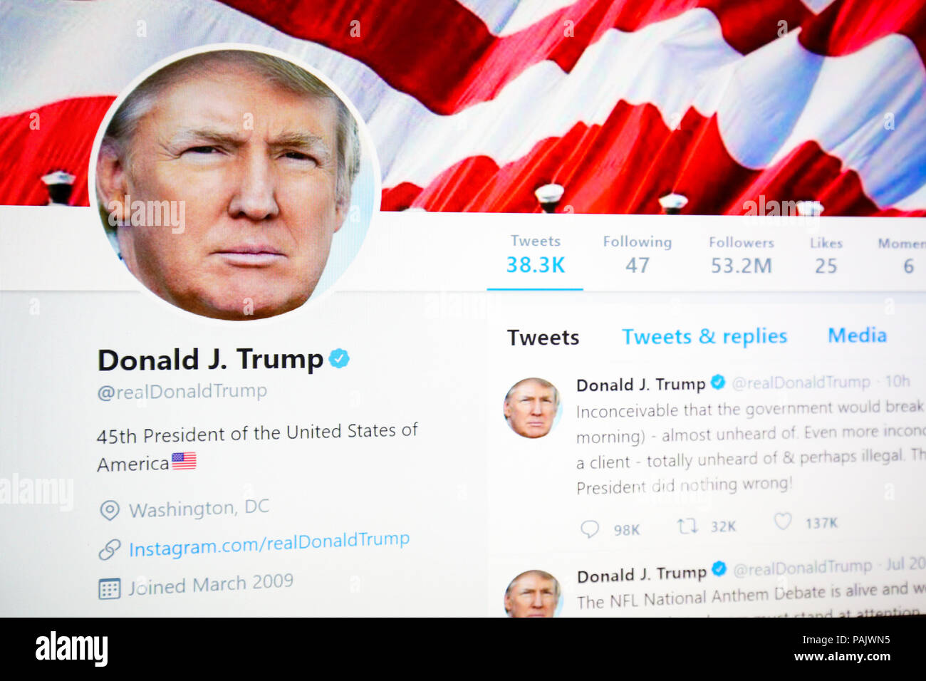 Bruselas, Bélgica - Julio 21, 2018: La página oficial de twitter de Donald J. Trump, 45º Presidente de los Estados Unidos. Foto de stock